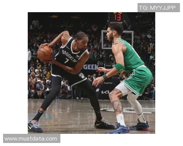 杜兰特在篮网对雄鹿比赛中的精彩数据表现分析与解读