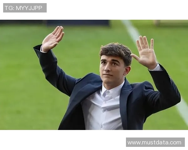 加维：从青涩球员到足坛明星的成长之路与未来展望