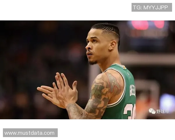 迈克康利的篮球之路：从默默无闻到全明星的传奇故事