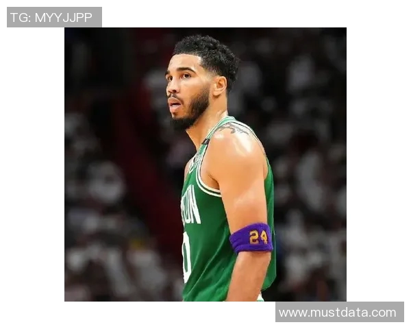 杰森塔图姆如何在NBA赛场上展现领袖风范与卓越球技