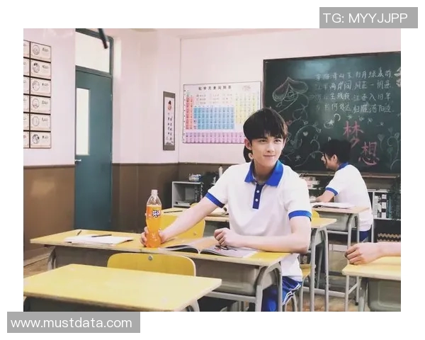 小哈达威的篮球梦与成长之路：从少年到明星的奋斗故事